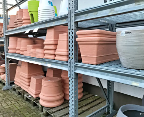 Robuste Regale für Garten und Keller