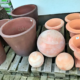 Moderne Pflanzkübel aus Terrakotta